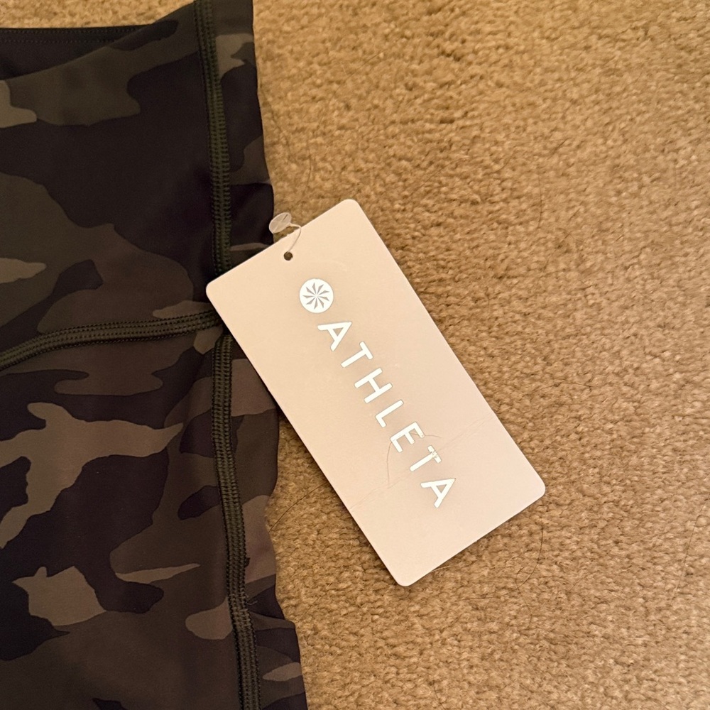 Athleta Women’s Camo Leggings in Olive - Picture 2 of 5